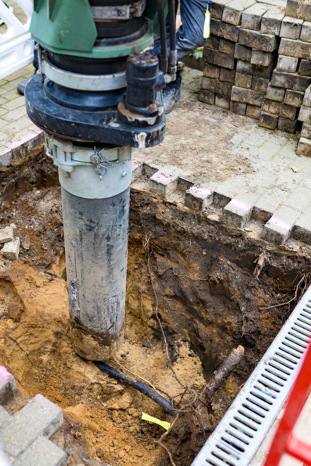 Exposing a live gas main